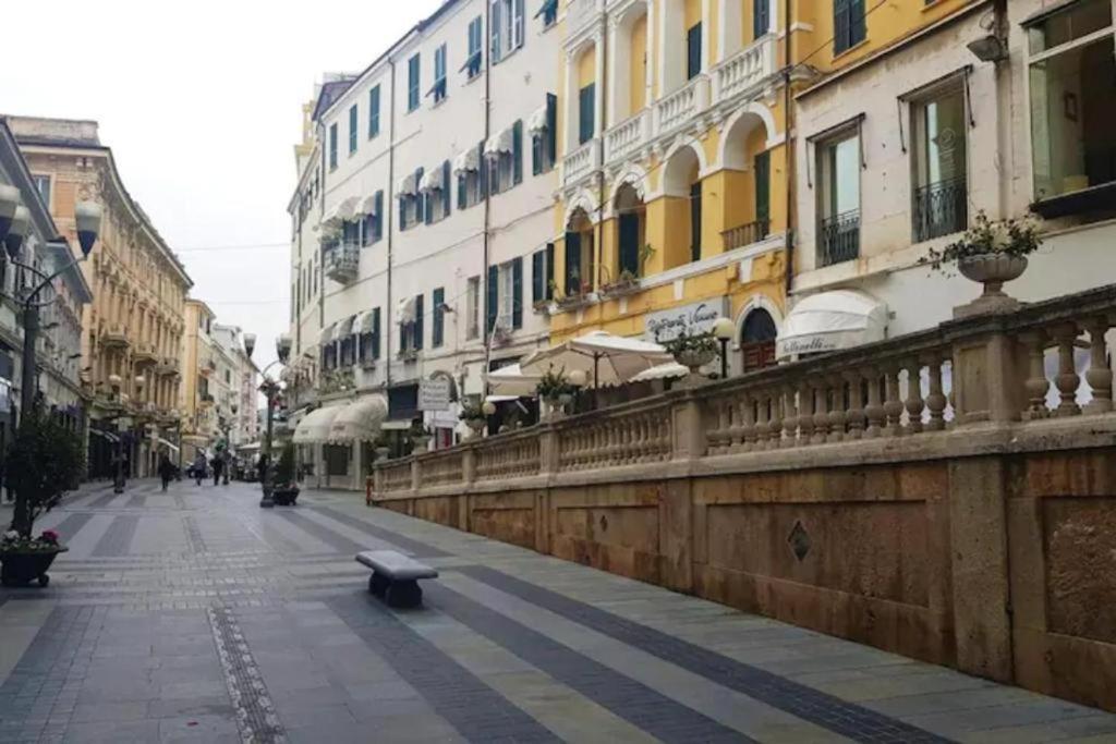 Casa Rosa Lucia Centrale Con Parcheggio Σαν Ρέμο Εξωτερικό φωτογραφία