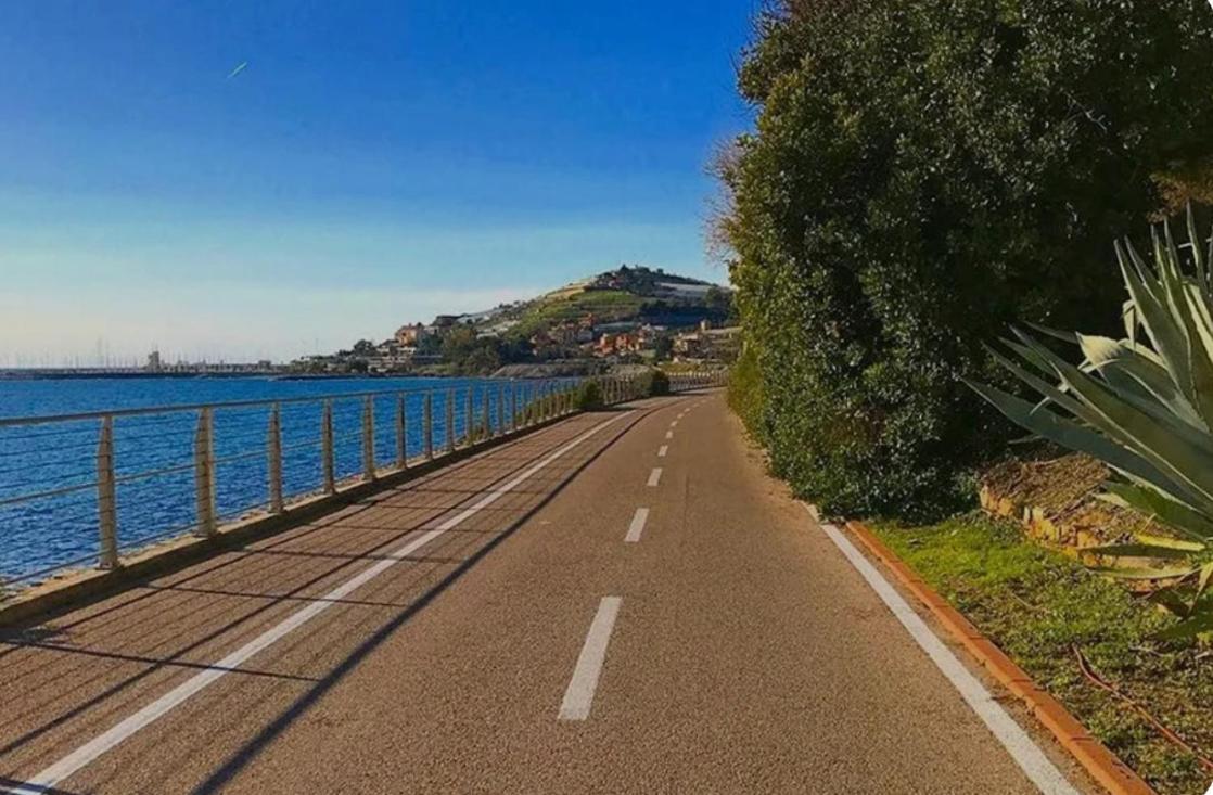 Casa Rosa Lucia Centrale Con Parcheggio Σαν Ρέμο Εξωτερικό φωτογραφία